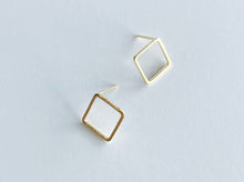 Load image into Gallery viewer, Gold Earrings 4
