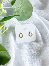 Load image into Gallery viewer, Gold Earrings 2
