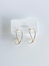 Load image into Gallery viewer, Gold Earrings 8
