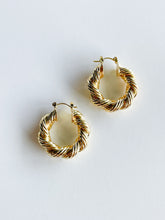 Load image into Gallery viewer, Gold Earrings 11
